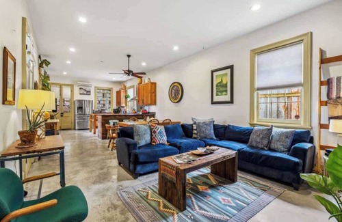 Seventh Ward Maison | Charming Historic House w Pool & Hot Tub 5 BR|3 BA