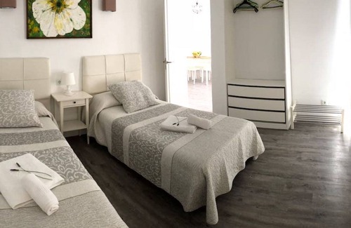 Cala San Vicente Appartement | Charming Holiday Apartment “Can Inma by Modesta A” Close to the Beach with Wi-Fi & A/C; Parking Available, Pets Allowed