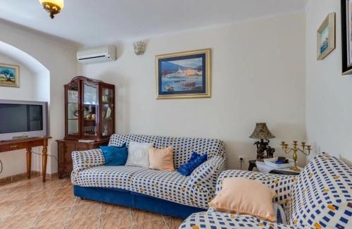 Nerezine Maison | Charming Holiday Home in Nerezine