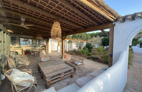 Brena y Marismas de Barbate Natural Park Villa | Charming holiday home located in the La Breña Natural Park.