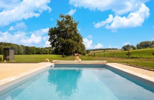 Hautefort Maison | Charming Holiday Home with Private Pool