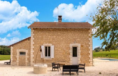 Hautefort Maison | Charming Holiday Home with Private Pool