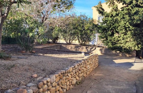 Baixas Maison | Charmante maison de vacances avec un beau jardin dans le midi.
