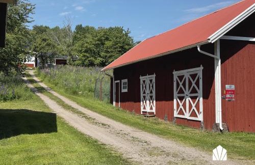 Norra Fagelas Maison | Charming holiday home with views of the landscape and close to Lake Vättern