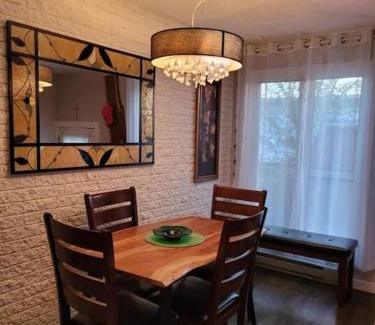 Downtown Gatineau Appartement | Charming Home, 15 Minutes to the Parliament