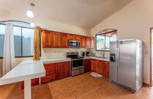 Esterillos Oeste Maison | New charming home in gated community + private pool