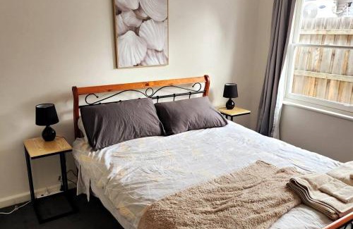 Airport West Maison | Charming Home Near Melbourne Airport & CBD