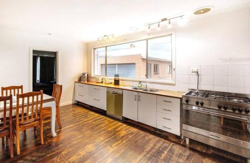 Airport West Maison | Charming Home Near Melbourne Airport & CBD