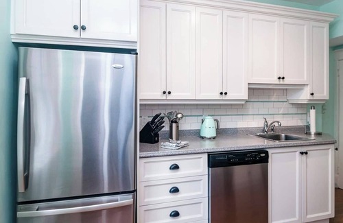 Waterford Valley Maison | Charming Home on the West Side of Downtown