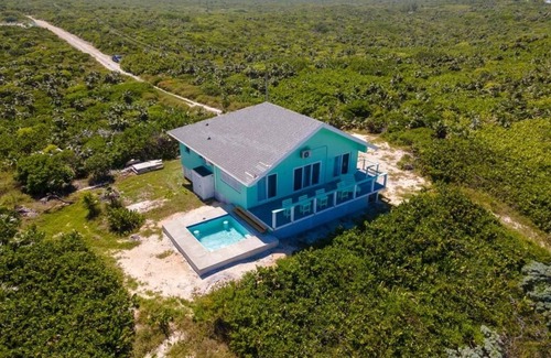 Long Island Maison | Charming home overlooking the Ocean