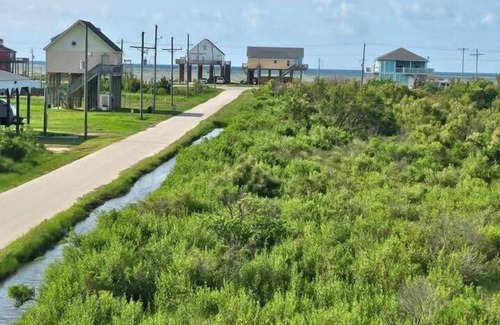 Gilchrist Maison | Charming home w/fantastic view. Kid and Pet Friendly