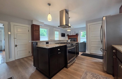 Keene Maison | Charming Home Walk to Downtown!
