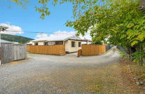 Trentham Maison | Charming home with fantastic location