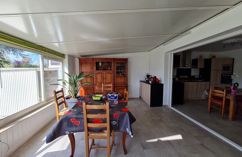 Aizenay Cottage | Maison rénovée 3 ch. avec grand jardin et véranda, proche commerces à Aizenay
