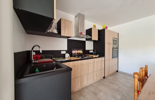 Aizenay Cottage | Maison rénovée 3 ch. avec grand jardin et véranda, proche commerces à Aizenay