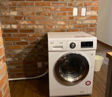 Bucheon Appartement | Charming Home with Rustic Brick Walls Quiet Area, 15 min to Gimpo Airport