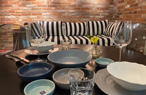 Bucheon Appartement | Charming Home with Rustic Brick Walls Quiet Area, 15 min to Gimpo Airport