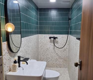 Bucheon Appartement | Charming Home with Rustic Brick Walls Quiet Area, 15 min to Gimpo Airport