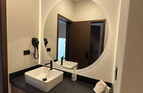 Culiacan Hôtel | Charming hotel in Culiacán Rosales with WiFi, fitness room, AC. 104.