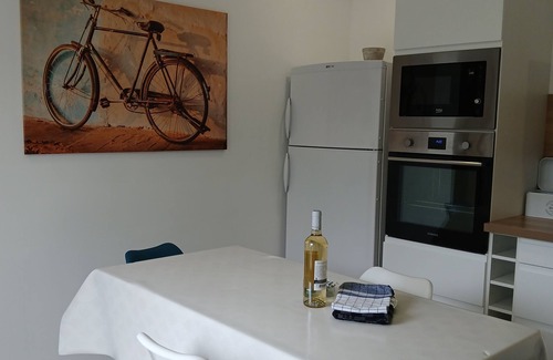 Port District Maison | Charmante maison avec jardin à 10 min à pied de la plage et des commerces !