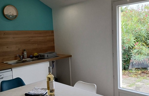 Port District Maison | Charmante maison avec jardin à 10 min à pied de la plage et des commerces !