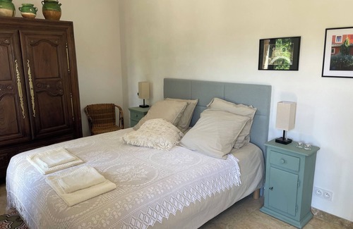 Simiane-la-Rotonde Maison | Charming house