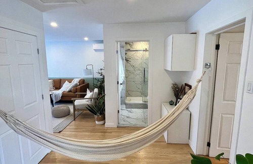 Hull Maison | Charming House, 5 Minutes to Chelsea & 10 Minutes from Ottawa Byward Market