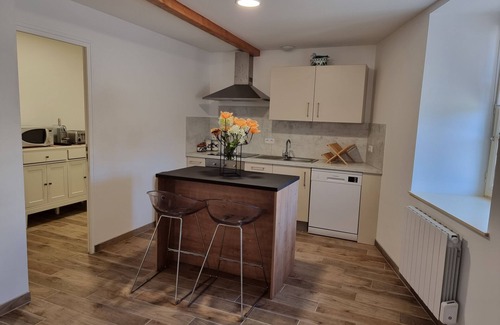 Le Lonzac Maison | Maison de charme et sa terrasse au cœur de son village