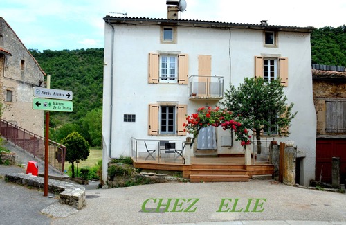 Compregnac Maison | Charming house, charming village "Comprégnac, Peyre, Millau" near the river