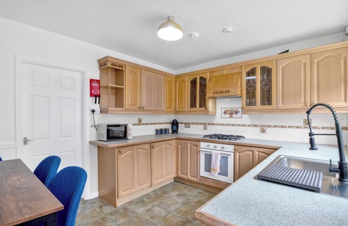 Smethwick Maison | Charming house close to city centre with 6 beds, 2 baths,free parking,EV charger