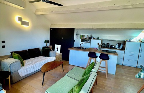 16th Arrondissement Maison | Duplex de charme rénovée, vue mer