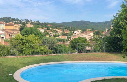 Pierrefeu-du-Var Maison | Charming house 180m2, very quiet, swimming pool, enclosed grounds. 1/4 h from beaches