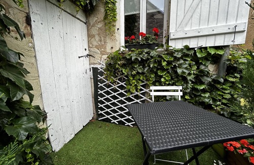 Barrou Maison | Maison de charme à Barrou, proche La Roche-Posay, cour, lave-linge, lave-vaisselle, WIFI, animaux OK