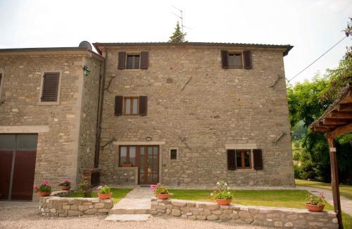 Caprese Michelangelo Maison | Charming house in Caprese Michelangelo with shared pool