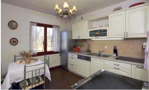 Donji Lapac Maison | Charming House in Donji Lapac with Private Pool