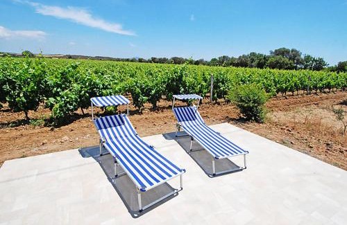 Sant'Anna Arresi Maison | Charming House in Is Potettus with Private Garden