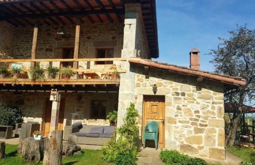 Riotuerto Maison | Charming House in La Cavada with Jacuzzi