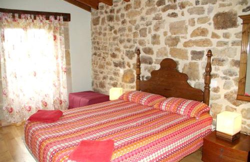 Riotuerto Maison | Charming House in La Cavada with Jacuzzi