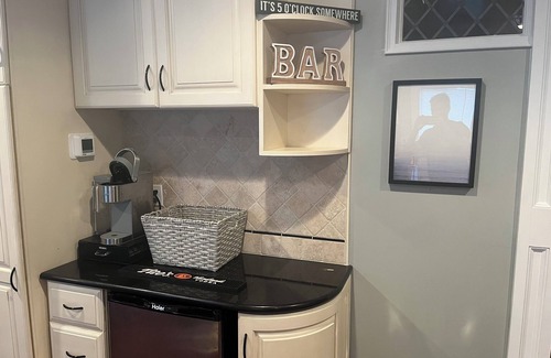 Bedford Maison | Charming house in Luna Pier MI, walking distance to beach and restaurants