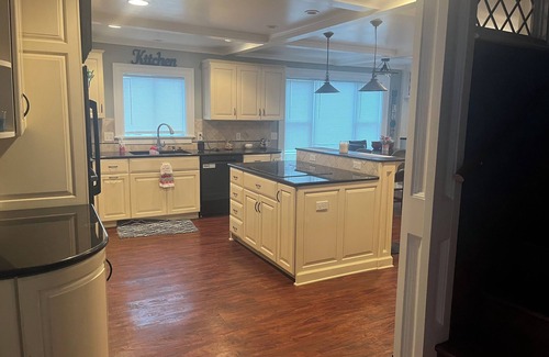 Bedford Maison | Charming house in Luna Pier MI, walking distance to beach and restaurants