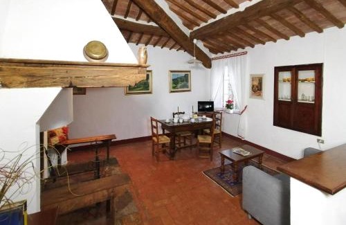 Simignano Appartement | Charming House in Tuscany with Pool & Views