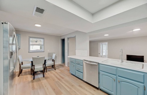 Denton Maison | Charming house in welcoming Denton with. EV charger