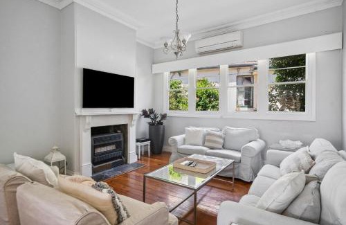 Woolwich Maison | Charming House in Woolwich