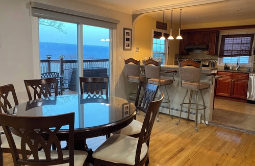Northwest Yonkers Maison | Charming house in Yonkers with Hudson River View and close travel to get to NYC