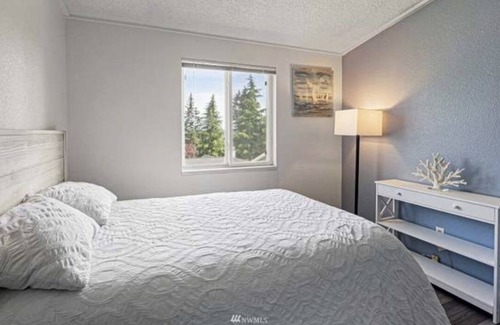 Gig Harbor Maison | Charming house near downtown Gig Harbor waterfront
