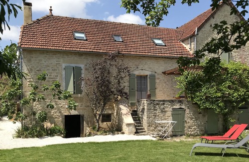 Ginouillac Maison | Maison de charme sur propriété avec piscine et jacuzzi