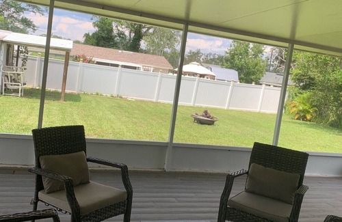 Lake Helen Maison | Charming house Our Happy Place Centrally located in Beautiful Lake Helen Florida
