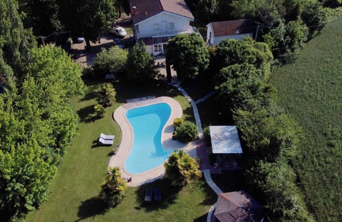 Mezin Maison | Maison de village - Piscine chauffée & cuisine d'été