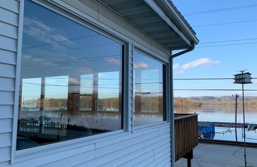 Lansing Township Maison | Charming House with Amazing Views! Next to Marina and Tiki Bar