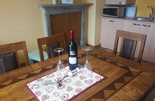 Pettenasco Appartement | Charmante maison avec jardin près du lac romantique de 0rta, pour 6 personnes